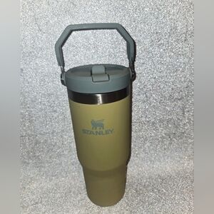 Preowned Good Condition Stanley Iceflow Flipstraw 30 Oz Tumbler